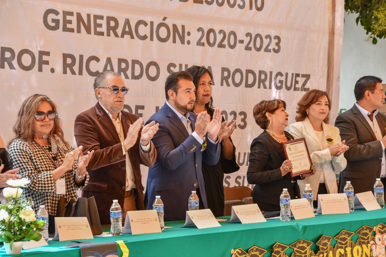 Anuncia Salvador Santos Cedillo construcción de techumbre en secundaria Justo Sierra